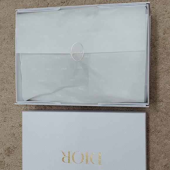 DIOR rectangle box (only) with tissues - Picture 2 of 13